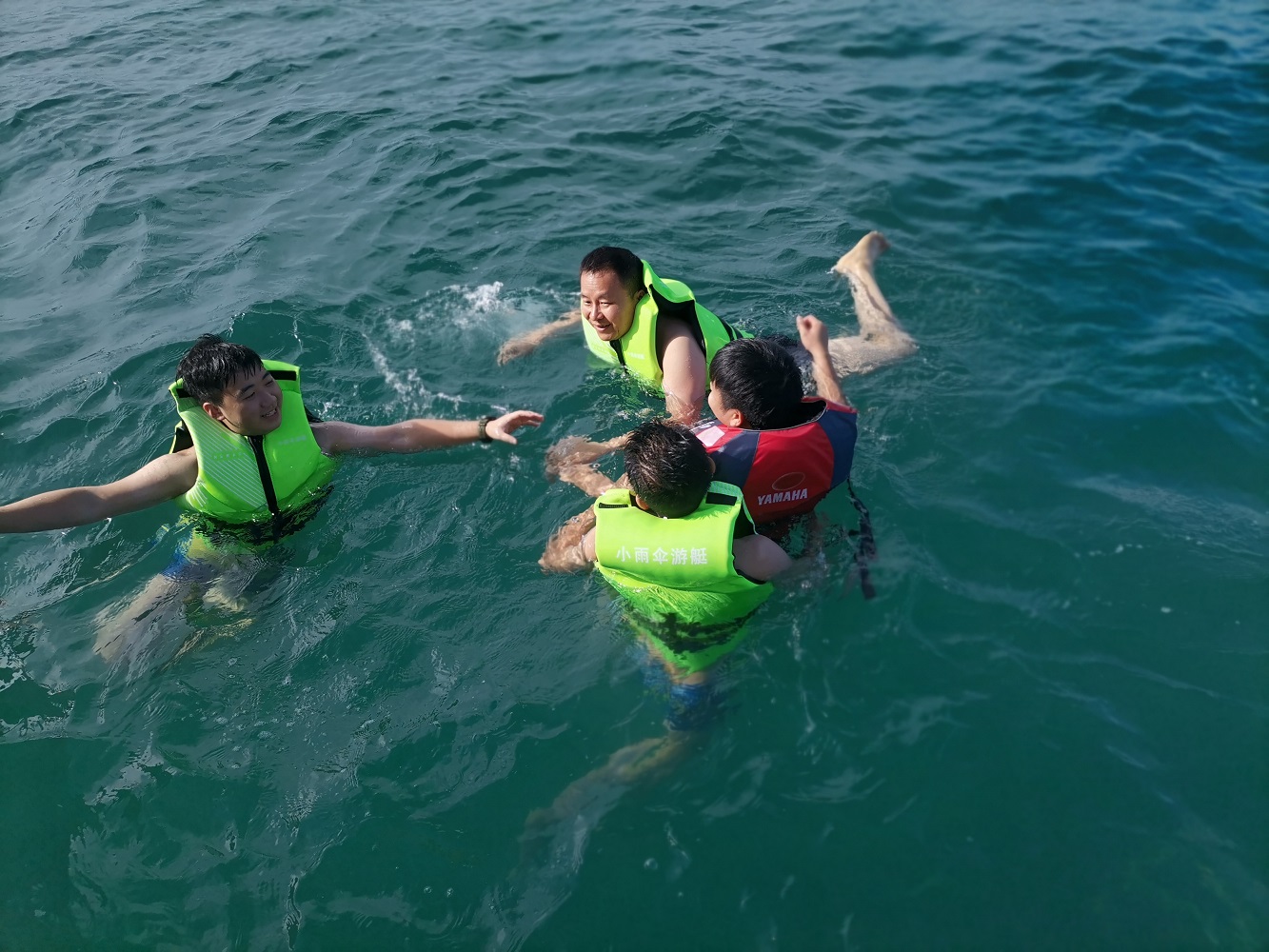 海南三亞【亞龍灣帆船出海,遠(yuǎn)海潛水】